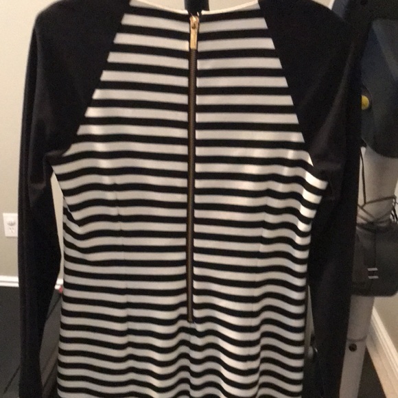 EUC MICHAEL KORS LINED BLACK/WHITE STRIPED LONG SLEEVE DRESS. ZIPPER ACCENTS SZ4 - Picture 4 of 6